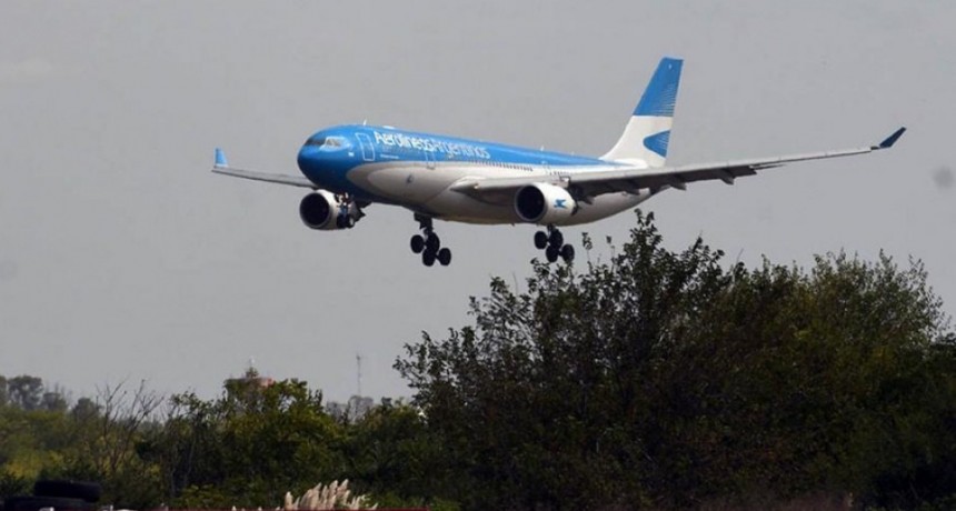 Llegó el segundo vuelo de Aerolíneas Argentinas con más de 700 mil dosis de Sinopharm