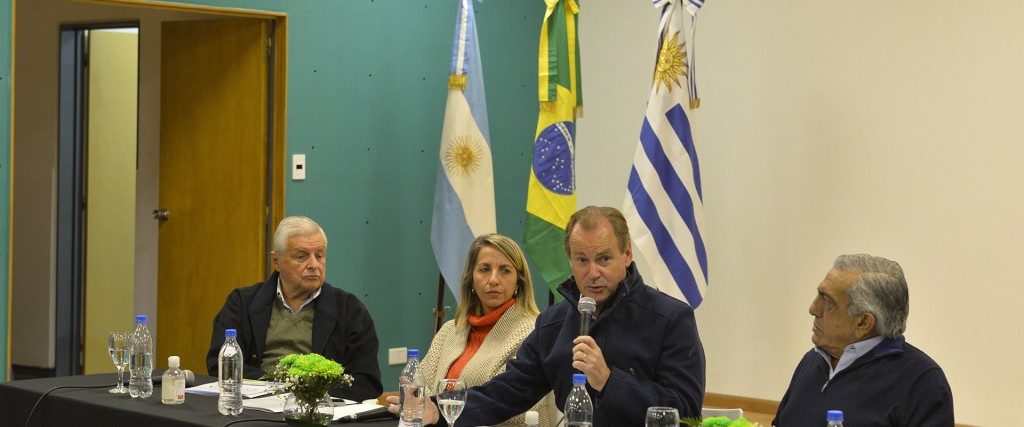Bordet ratificó la decisión política de avanzar con el dragado a los 34 pies en el río Uruguay