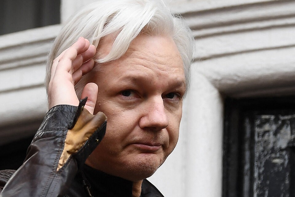 Advierten que su traslado a Estados Unidos lo pone en riesgo. Londres dio luz verde a la extradición de Julian Assange