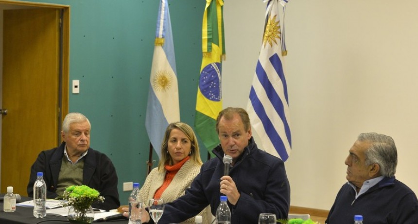 Bordet ratificó la decisión política de avanzar con el dragado a los 34 pies en el río Uruguay