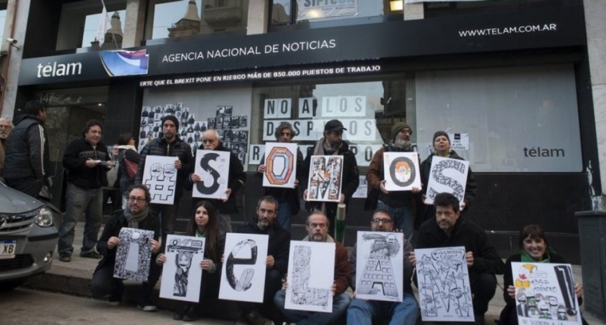 La Justicia dictaminó revocar los despidos masivos en la agencia Télam