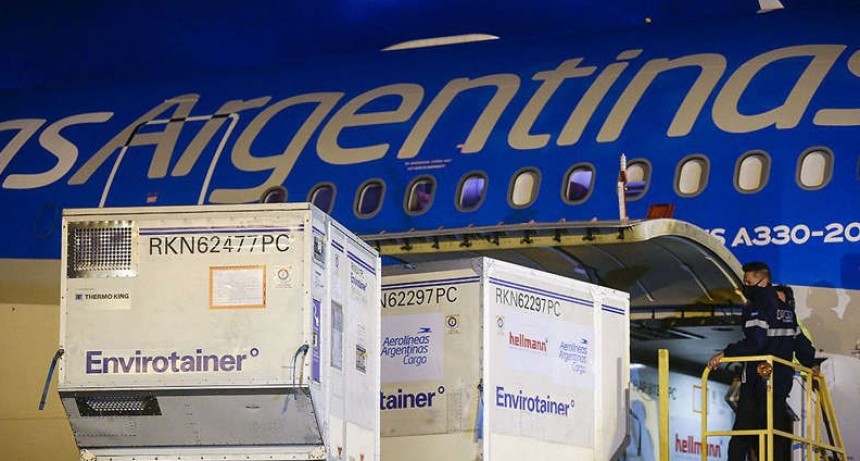 Llegaron 768 mil dosis de Sinopharm desde China