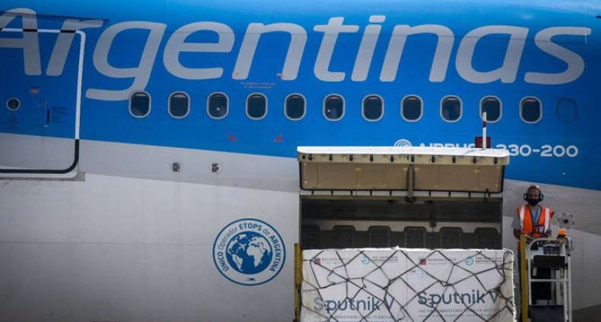 Arribaron al país 550 mil dosis del segundo componente de la vacuna Sputnik V