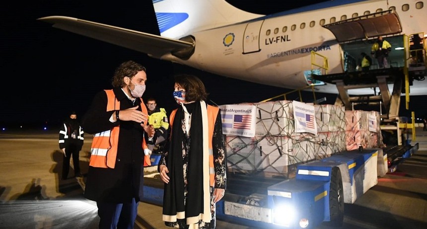 Funcionarios de Estados Unidos celebraron la donación de vacunas Moderna
