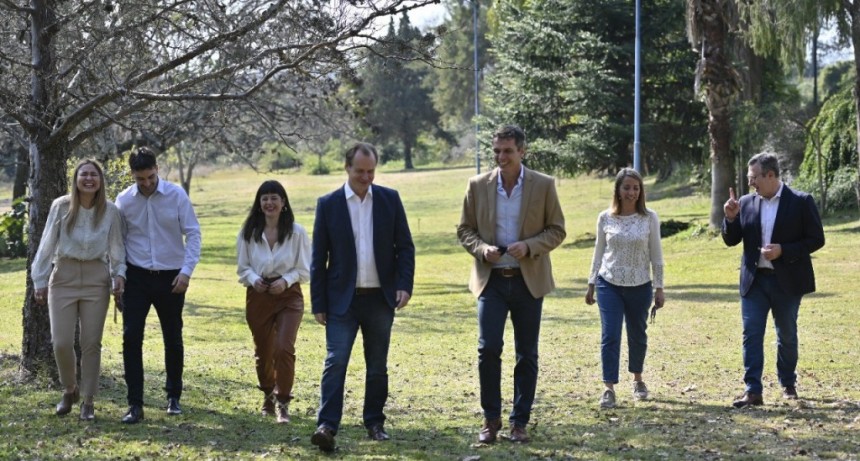 *Bordet presentó a sus candidatos para las elecciones legislativas*