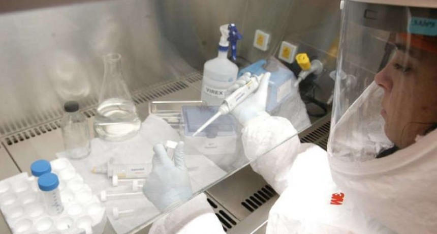 Buena noticia para los vacunados con AstraZeneca: tiene alta efectividad contra las nuevas variantes