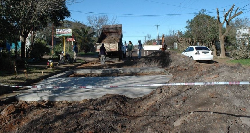 PROSIGUE A BUEN RITMO LA CONSTRUCCIÓN DE REDUCTORES DE VELOCIDAD