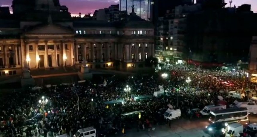 Marchan al Congreso para pedir por los allanamientos a Cristina Kirchner 