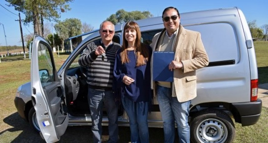 Entregaron unidades de traslado a los hospitales de Villa Paranacito y FEDERAL