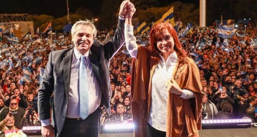 Alberto apuntó al gobierno por el desbande del dólar, tras reunirse con Cristina y Axel en el Patria