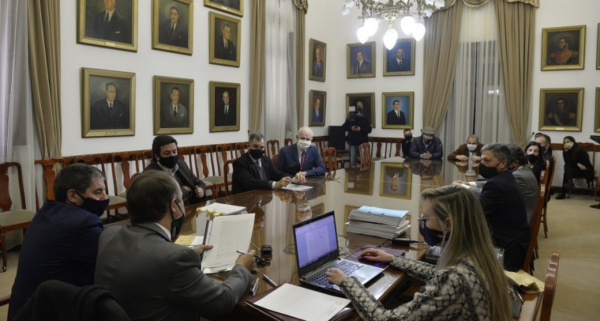 Se abrió el sobre con la única oferta para el servicio de agente financiero, el Nueva Banco de Entre Ríos 