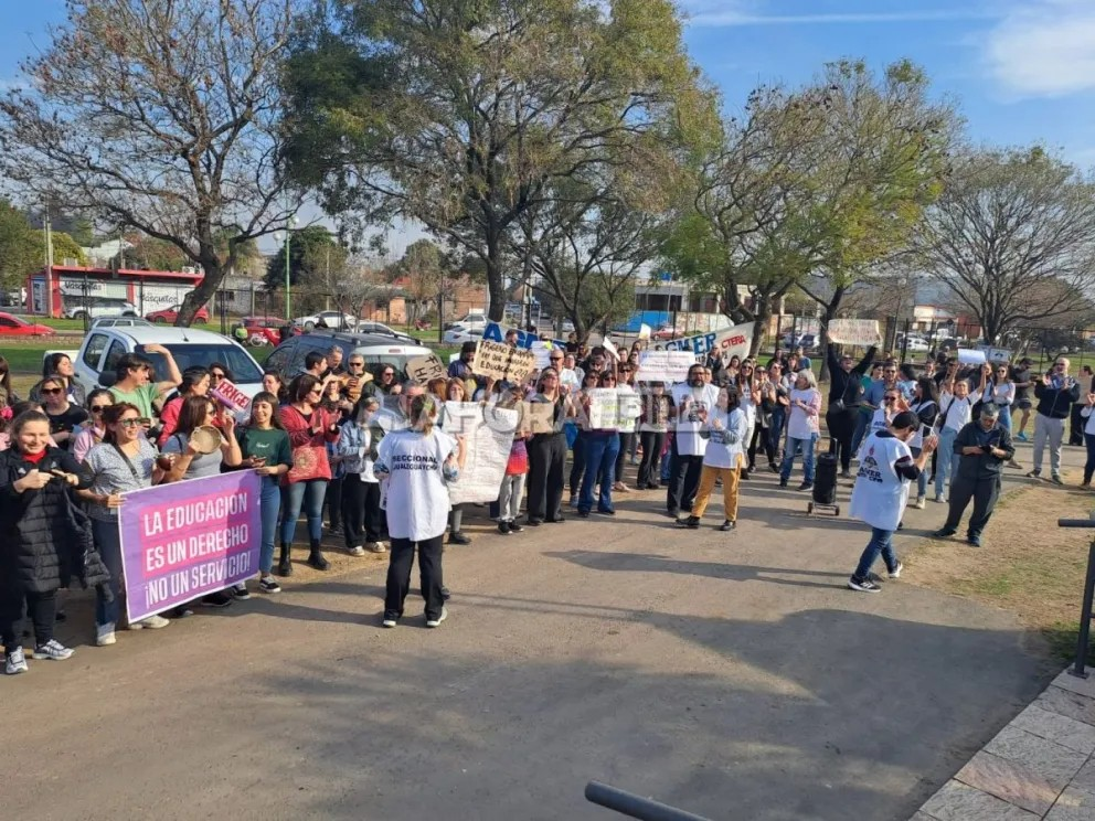 Hubo tensión entre docentes y Frigerio en Gualeguaychú