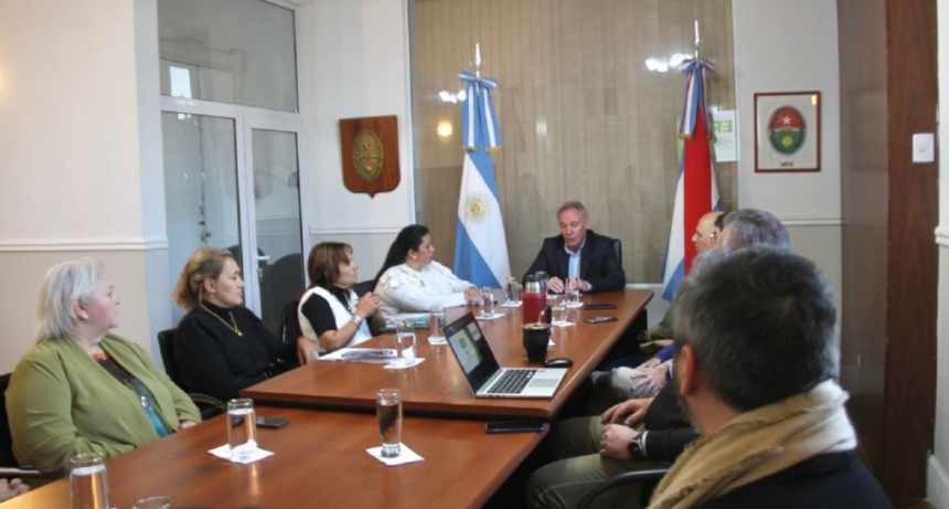 El gobernador se interiorizó sobre un proyecto que incluye a cooperativas agrícolas entrerrianas