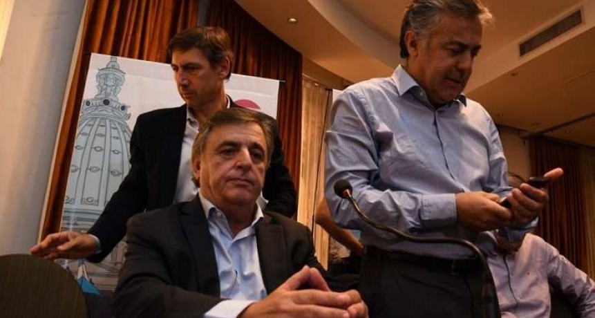Bronca de los radicales porque los dejan afuera de la cumbre que definirá el rumbo del Gobierno