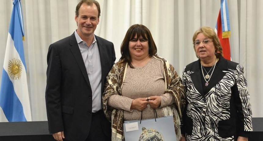Bordet realizó un “profundo reconocimiento” a la tarea docente - MARTA GRACIELA DE IRIONDO POR NUESTRO DEPARTAMENTO