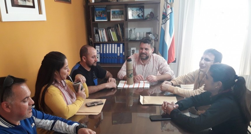 EL INTENDENTE RECIBIÓ A LA NUEVA COMISIÓN DE CLUB LAS FLORES 