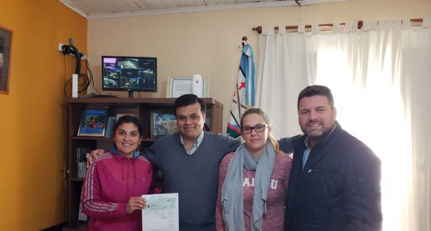 ENTREGA DE APORTES A CLUBES LOCALES  