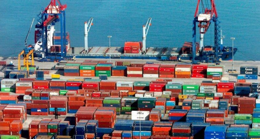 Exportaciones treparon a máximo en una década y el superávit comercial superó los u$s2.300 millones