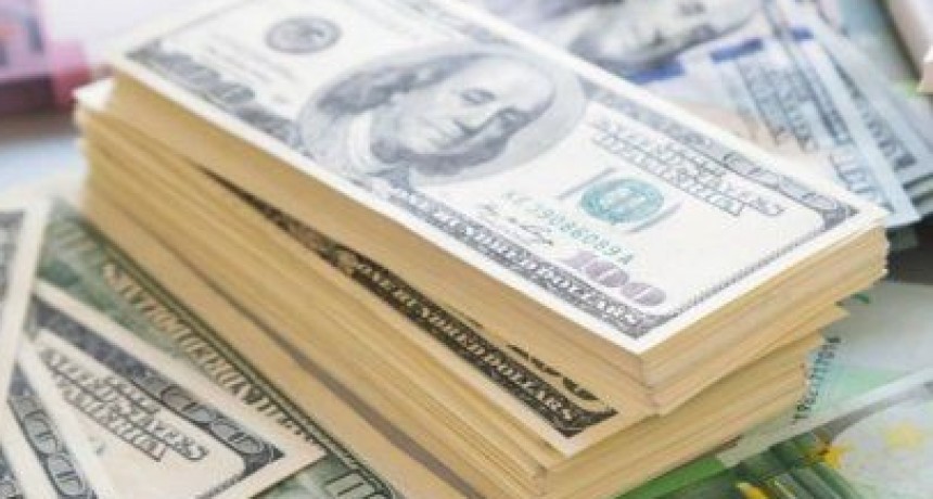 LOS AHORRISTAS ARGENTINOS ACAPARAN EL 10% DE LOS DÓLARES CIRCULANTES EN EL MUNDO