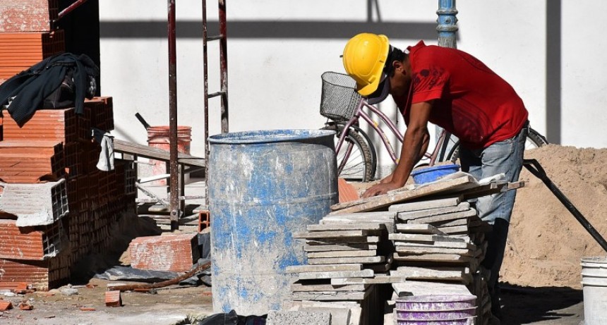 La provincia ampliará y refaccionará escuelas de cuatro departamentos. Una en FEDERAL