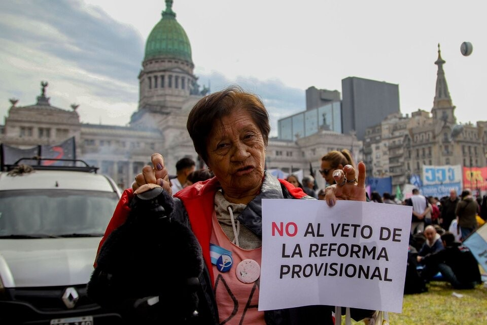 Ajuste y represión a jubilados en el Congreso Reforma jubilatoria: cómo votó cada diputado el veto de Milei 