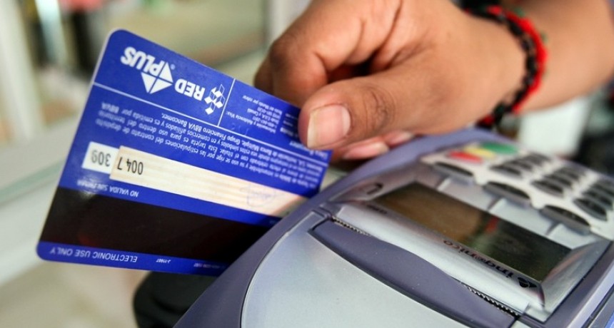 Planean sortear $ 500.000 por semana entre quienes paguen con tarjeta de débito