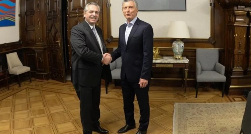 Alberto Fernández se reunió con Mauricio Macri y presentó una lista de colaboradores para el proceso de transición