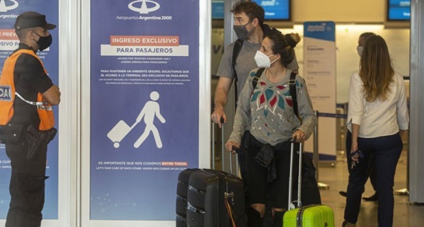 A partir de noviembre se levantan restricciones para ingresar al país vía aérea