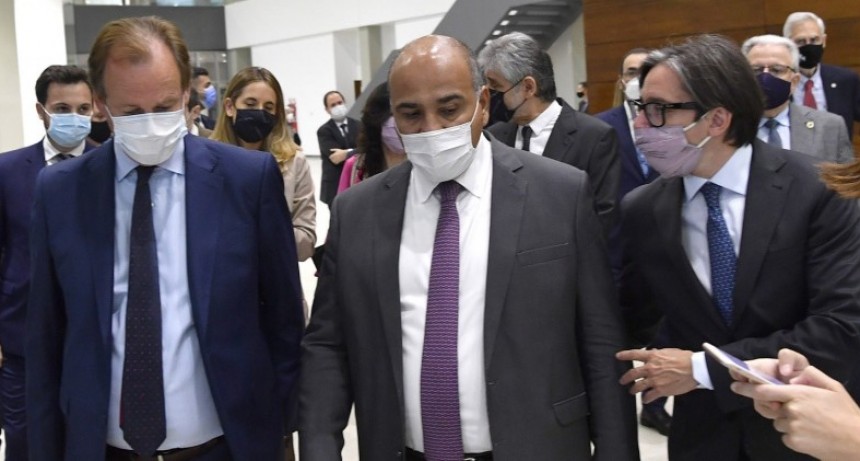 Bordet consiguió financiamiento por 40 millones de dólares para reparar caminos rurales