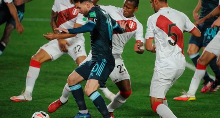 La Selección Argentina derrotó a Perú y quedó más cerca del Mundial de Qatar 2022
