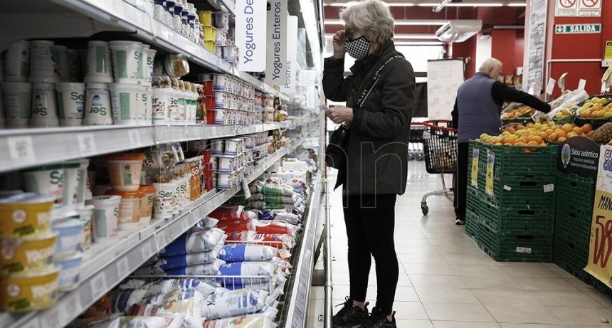 LOS MANTENDRÁ HASTA EL 7 DE ENERO  El Gobierno retrotrajo precios de 1.432 productos al 1 de octubre