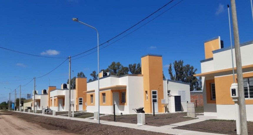 EL GOBIERNO NACIONAL DESEMBOLSARÁ 228 MILLONES PARA TERMINAR VIVIENDAS EN FEDERAL, LO ANUNCIO CHAPINO