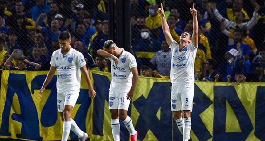 Boca superó a Godoy Cruz en La Bombonera y no se baja de la pelea por el título