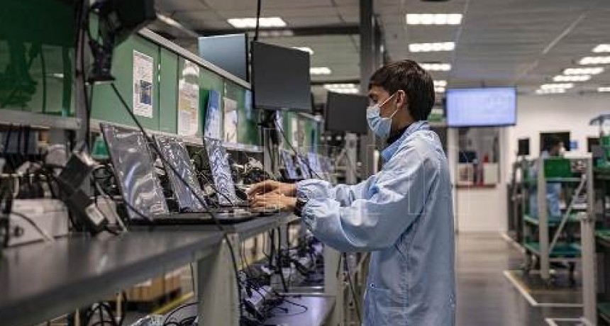 La actividad economica crecio 12,8 % en Agosto