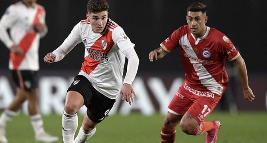 River aplastó a Argentinos, sacó más diferencia y se encamina al título