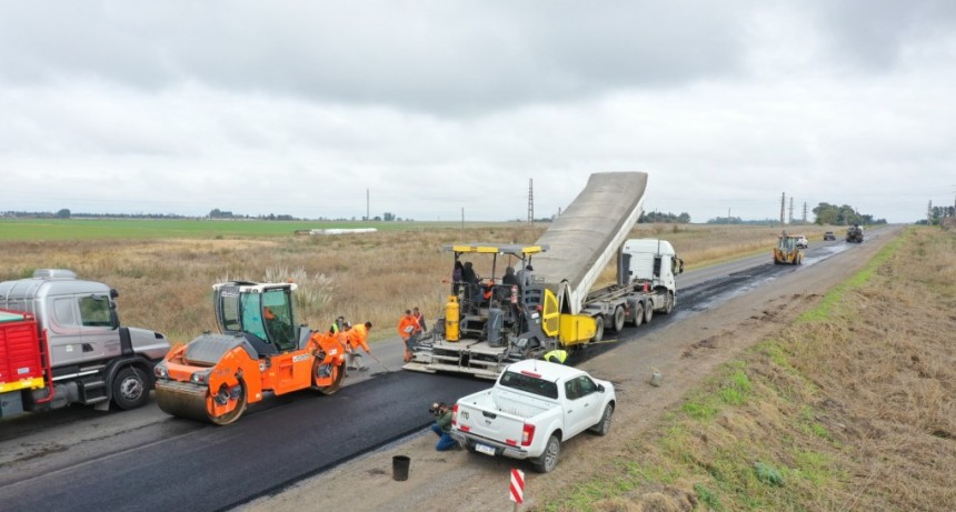 La provincia adjudicó el primer grupo de obras del Plan de Recuperación de Caminos y Rutas