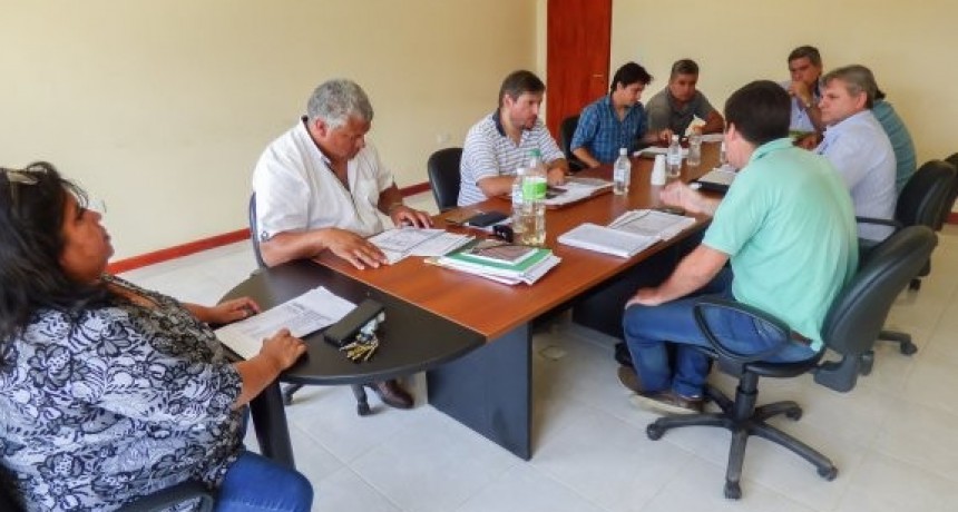 Evalúan el estado de los caminos en el departamento Federal y definen prioridades