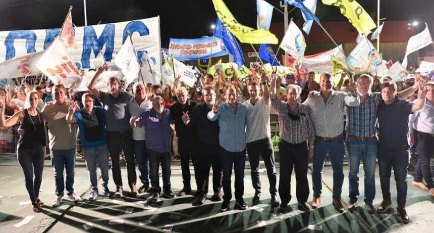 Multitudinaria demostracion de fuerza y compromiso del peronismo concordiense