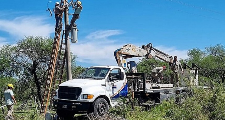 Obra de electrificación rural en los departamentos Federal y La Paz supera el 75 por ciento de avance
