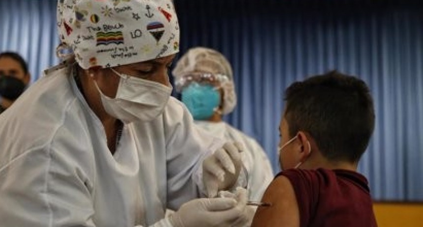 Sociedad de Pediatría expuso cuatro razones para vacunar a niños y adolescentes