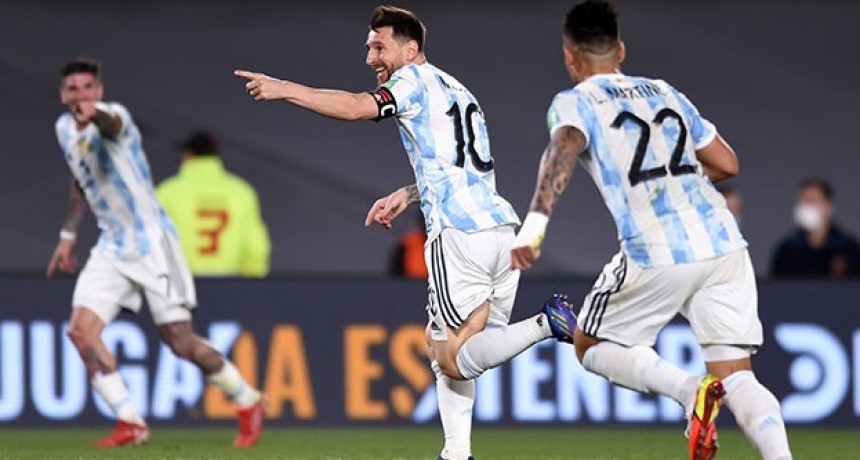 Con Lionel Messi de arranque, Argentina visita a Uruguay por las Eliminatorias
