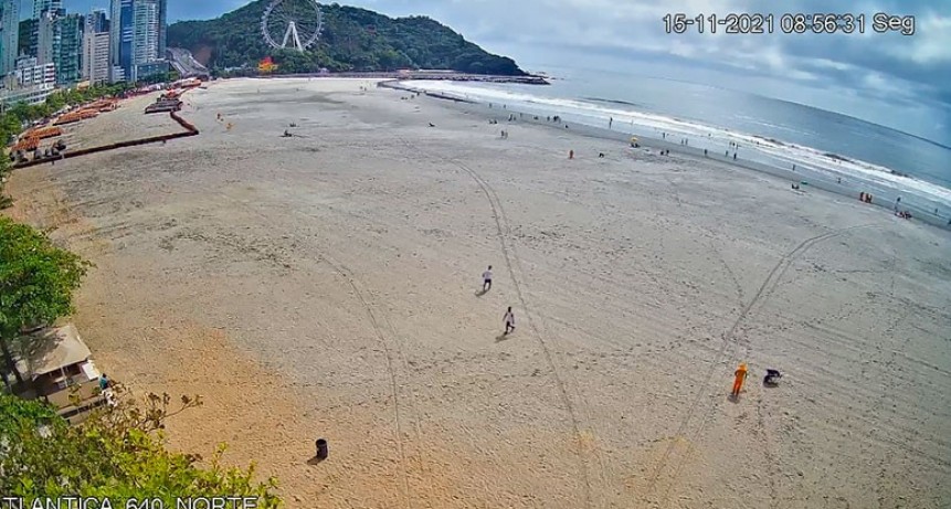 Camboriú amplía su franja de playa: 13 cámaras muestran la obra en tiempo real