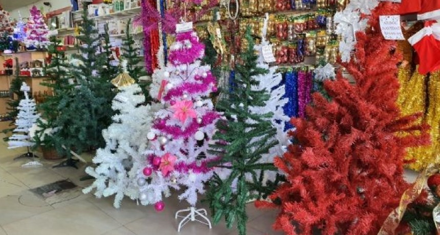 Esperando a Papá Noel: Cuánto cuesta armar el arbolito de Navidad