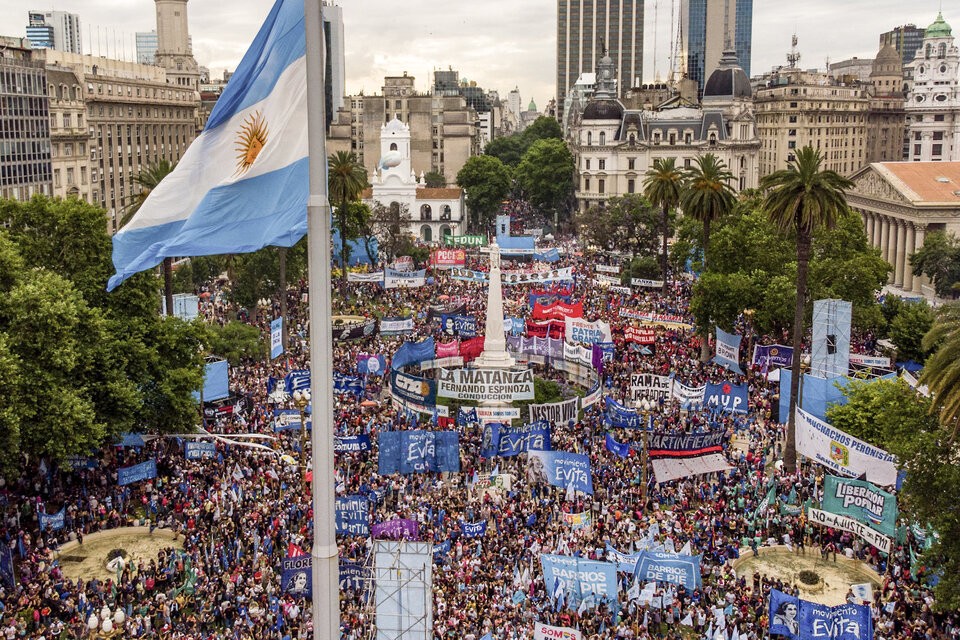Con Lula y Mujica en el escenario. El diálogo entre Cristina Kirchner, Alberto Fernández y la multitud de Plaza de Mayo