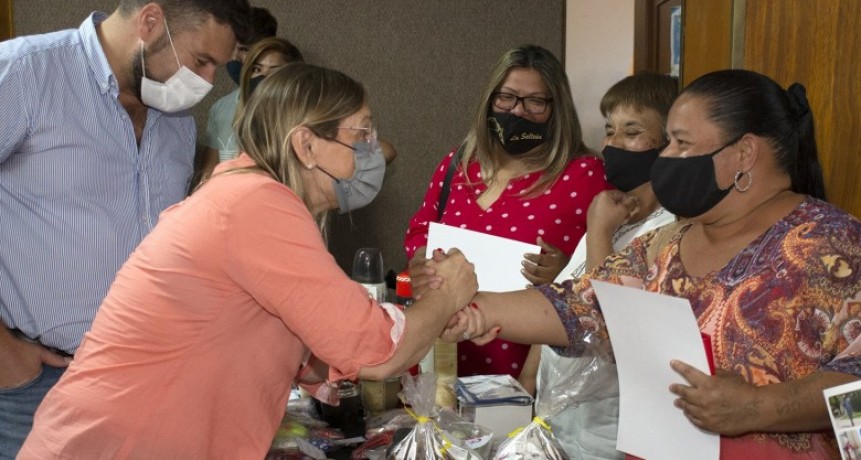 Fortalecen emprendimientos de la economía social y experiencias de trabajo solidario en las comunidades