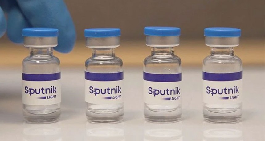 Autorizaron el uso en Argentina de la vacuna monodosis Sputnik Light