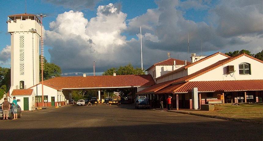 Brasil reabrirá las fronteras terrestres con Argentina a partir del sábado