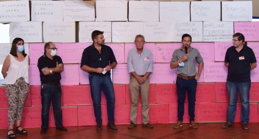 Destacan la gestión público-privada en pos del fortalecimiento de la agricultura familiar