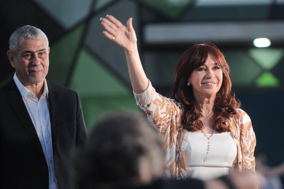 La vicepresidenta habló en Avellaneda Cristina Kirchner: “Acá no hay renunciamiento ni autoexclusión, hay proscripción”
